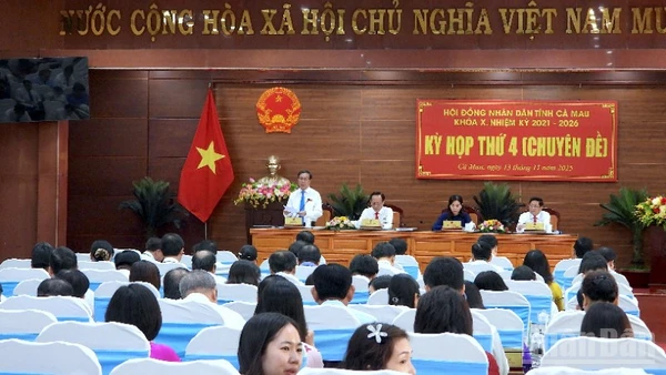 Kỳ họp thứ 4 (chuyên đề) của Hội đồng nhân dân tỉnh Cà Mau khóa X, nhiệm kỳ 2021-2026, vào sáng 13/11.