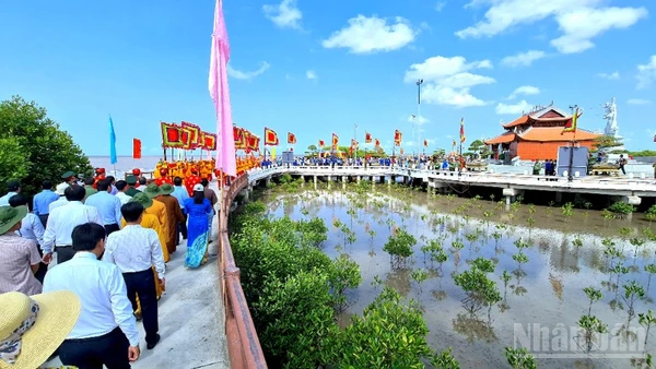 Lễ hội văn hóa ngày ở Cà Mau góp phần cố kết cộng đồng dân cư, phát huy tinh thần đoàn kết trong cộng đồng…