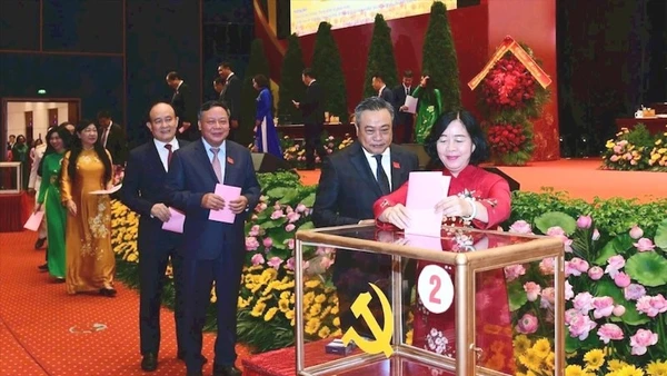 Đồng Chí Lê Ngọc Quang Giữ Chức Bí Thư Thành Ủy Đà Nẵng Các Đại Biểu Bỏ Phiếu Bầu Ban Chấp Hành Đảng Bộ Thành Phố Hà Nội Lần Thứ Xviii, Nhiệm Kỳ 2025-2030.