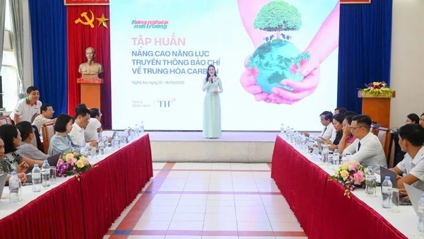 Quang cảnh buổi tập huấn.