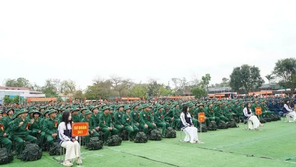 Thanh niên Nghệ An sẵn sàng lên đường nhập ngũ.