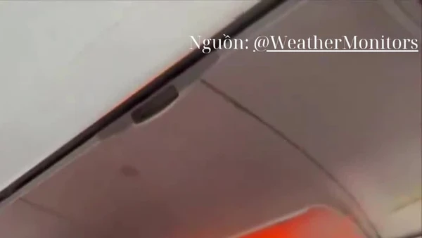 Máy bay phải hạ cánh khẩn cấp do pin lithium bốc cháy trong ngăn hành lý