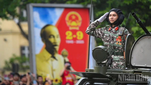 Quang cảnh Lễ diễu binh, diễu hành kỷ niệm 80 năm Cách mạng Tháng Tám thành công và Quốc khánh 2/9. (Ảnh: Thế Đại)