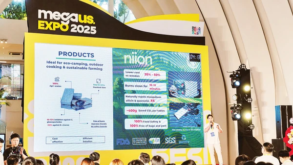 Đinh Văn Nam chia sẻ về dự án than nén từ vỏ tỏi đầu tiên trên thế giới.