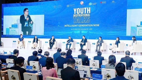 Talk show Intelligent Generation NOW (Thế hệ thông minh đương thời) nhấn mạnh vai trò của giới trẻ Thành phố Hồ Chí Minh và Việt Nam trong chủ đề “Chuyển đổi xanh trong kỷ nguyên số” .