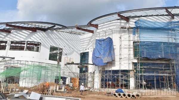 Dự án Trung tâm Văn hóa-Nghệ thuật và Hội chợ-Triển lãm tỉnh Đồng Tháp đang đẩy nhanh tiến độ và sớm giải ngân.