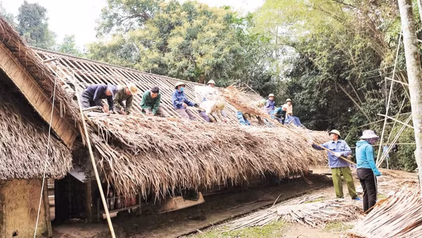Ngôi nhà cụ Phó bảng Nguyễn Sinh Sắc được phục dựng trên nền đất cũ, hằng năm được duy tu, bảo dưỡng (Ảnh Ban Quản lý Khu Di tích quốc gia Kim Liên cung cấp).