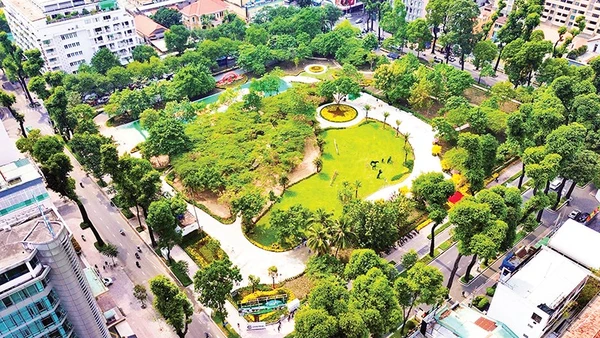 Khu đất dự án nhà thi đấu Phan Đình Phùng vừa được cải tạo, chỉnh trang thành công viên tại phường Xuân Hòa. (Ảnh THẾ ANH)