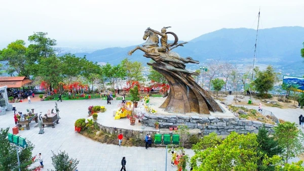 Di tích quốc gia đặc biệt đền Sóc sẽ sớm có sản phẩm du lịch trải nghiệm đêm.