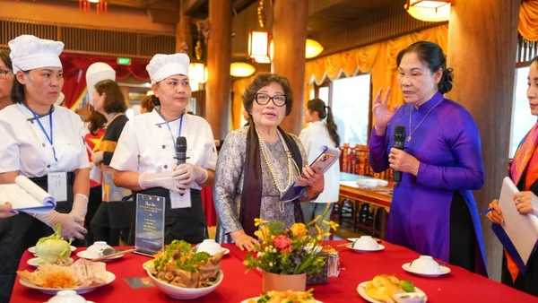 Giới thiệu nét đặc sắc của ẩm thực Bát Tràng.