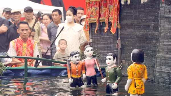 Sản phẩm du lịch từ các làng nghề Hà Nội luôn có sức hấp dẫn lớn với du khách.