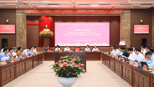 Quang cảnh hội nghị chiều 2/4.