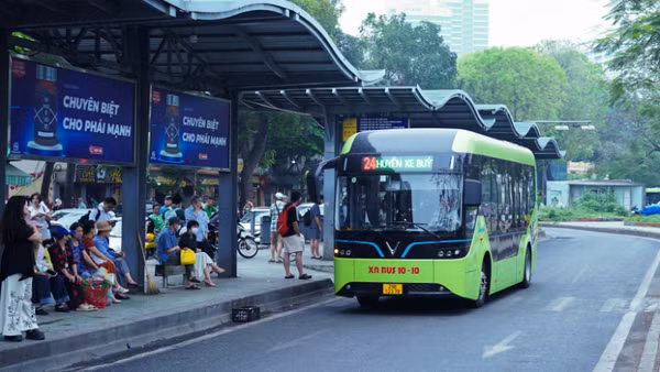 Hà Nội sẽ tăng cường xe buýt kết nối các bến xe, điểm trung chuyển để phục vụ người dân trong kỳ nghỉ lễ.