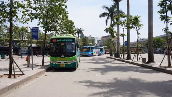 Tổng công ty Vận tải Hà Nội thực hiện điều chỉnh lộ trình, chỉ tiêu 4 tuyến buýt từ đầu tháng 2/2026.