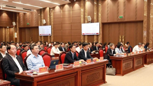 Quang cảnh hội nghị triển khai Chương trình hành động của Ban Thường vụ Thành ủy Hà Nội thực hiện các nghị quyết chiến lược của Bộ Chính trị.