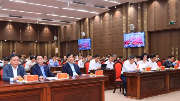 Các đại biểu tham dự hội nghị quán triệt Nghị quyết số 02-NQ/TW.