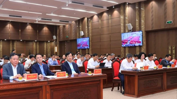 Các đại biểu tham dự hội nghị quán triệt Nghị quyết số 02-NQ/TW.