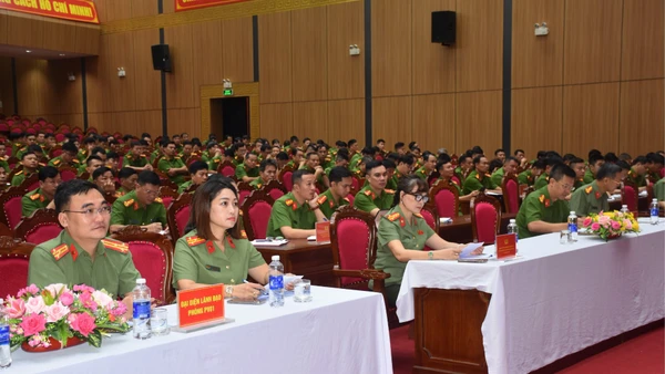 Toàn cảnh Hội nghị.