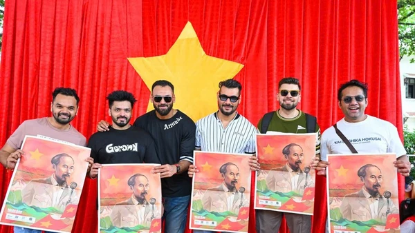 Du khách quốc tế đến Hà Nội dịp Quốc khánh 2/9 (Ảnh: THÀNH ĐẠT)