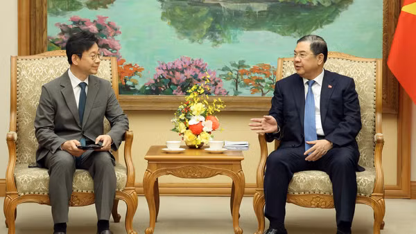 Phó Thủ tướng Thường trực Phạm Gia Túc tiếp ông Sang Young Jin, Tổng Giám đốc Tập đoàn TKG Taekwang (Hàn Quốc). (Ảnh: VGP/PHƯƠNG NGUYÊN)