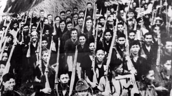 Nhân dân Cần Thơ khởi nghĩa giành chính quyền, ngày 26/8/1945. (Ảnh Tư liệu TTXVN)