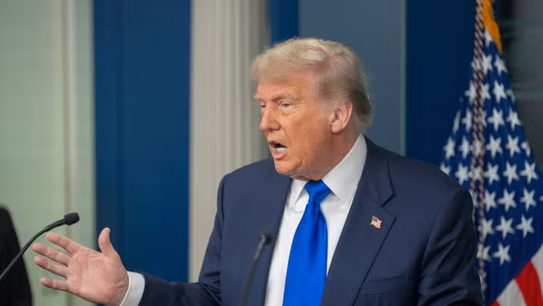 Tổng thống Mỹ Donald Trump triệu tập cuộc họp Nội các tại khu nghỉ dưỡng dành cho tổng thống tại Trại David để thảo luận các vấn đề an ninh quốc gia. (Ảnh: THX/TTXVN)