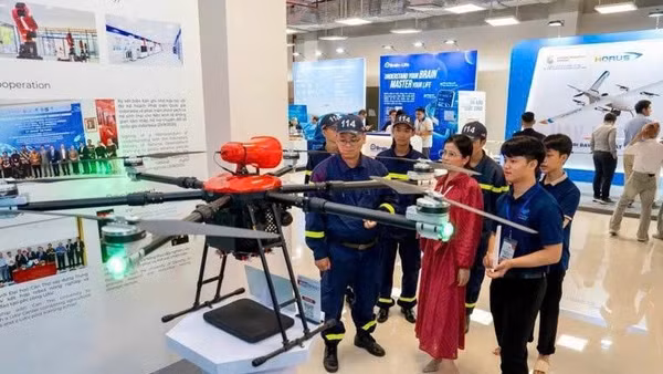 Sản phẩm UAV hỗ trợ phòng cháy, chữa cháy tích hợp AI của doanh nghiệp Việt Nam (Ảnh TÙNG ĐINH)