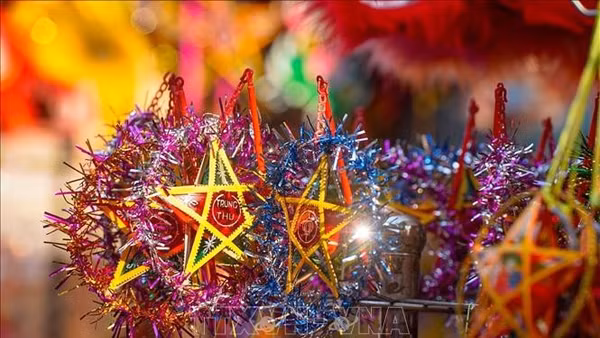 Rộn rã Tết Trung thu của người Việt tại Bỉ