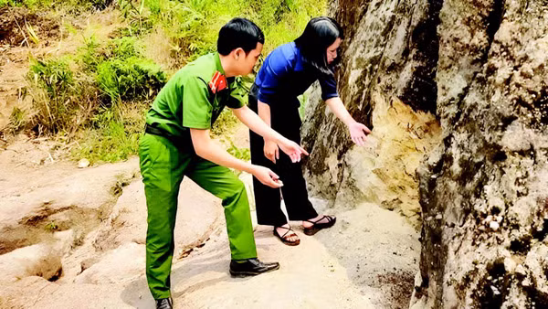 Cơ quan chức năng kiểm tra mỏ đất hiếm Đông Pao, tỉnh Lai Châu (Ảnh: CỔNG TTĐT TỈNH LAI CHÂU)