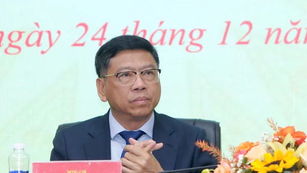 Thứ trưởng Xây dựng Nguyễn Xuân Sang yêu cầu ngành hàng hải, đường thủy chấn chỉnh nghiêm kỷ cương công vụ.