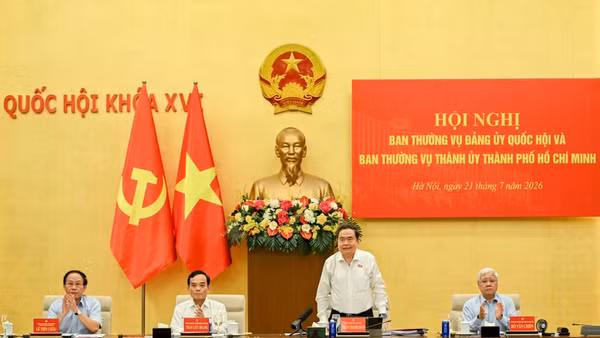 Bí thư Đảng ủy Quốc hội, Chủ tịch Quốc hội Trần Thanh Mẫn chủ trì Hội nghị Ban Thường vụ Đảng ủy Quốc hội và Ban Thường vụ Thành ủy Thành phố Hồ Chí Minh. (Ảnh: DUY LINH)