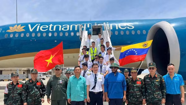 Đoàn cứu hộ, cứu nạn Việt Nam tham gia khắc phục hậu quả động đất tại Venezuela (Ảnh Đại sứ quán Việt Nam tại Venezuela).