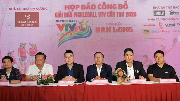 Quang cảnh buổi họp báo.