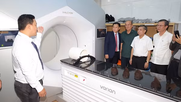 Hệ thống máy xạ trị gia tốc của Bệnh viện Ung bướu Cần Thơ.