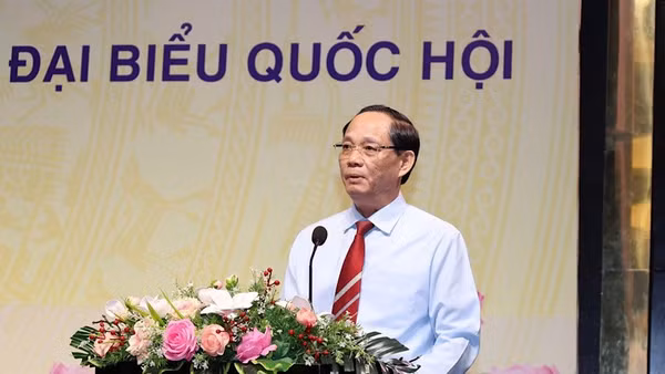 Phó Chủ tịch Quốc hội Trần Quang Phương phát biểu tại hội nghị.