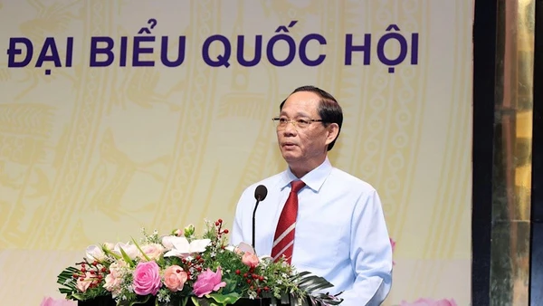 Phó Chủ tịch Quốc hội Trần Quang Phương phát biểu tại hội nghị.