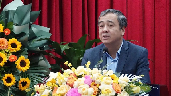 Đồng chí Ngô Đông Hải, Phó Trưởng Ban Tuyên giáo và Dân vận Trung ương phát biểu ý kiến tại Tọa đàm.