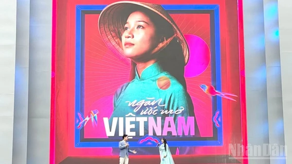 Lan tỏa hình ảnh đất nước thông qua những "câu chuyện Việt Nam".