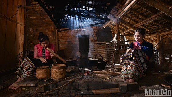 Hạnh phúc từ những khoảnh khắc bình dị trong đời sống hằng ngày. (Ảnh: VŨ LINH)