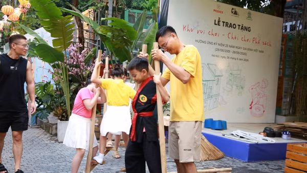 Trải nghiệm tại khu vui chơi Chòi chơi Phố sách. 