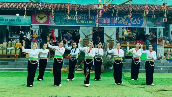 Rộn ràng các hoạt động văn hóa nghệ thuật dịp năm mới tại Làng Văn hóa-Du lịch các dân tộc Việt Nam. 