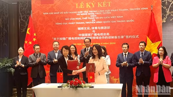 Lễ ký kết bản ghi nhớ về đẩy mạnh hợp tác trong lĩnh vực phát thanh, truyền hình giữa Việt Nam-Trung Quốc. 