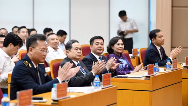 Chủ tịch Quốc hội Trần Thanh Mẫn, các Phó Chủ tịch Quốc hội và các đại biểu dự hội nghị. (Ảnh: DUY LINH)