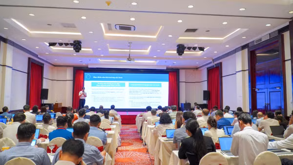 Quang cảnh buổi hội thảo.