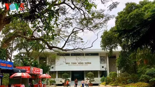 Bảo tàng Hùng Vương (Khu Di tích lịch sử Đền Hùng).