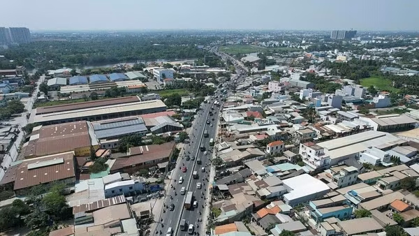 Quốc lộ 1 (Vành đai 2) đoạn qua Bình Chánh cũ - điểm đầu dự án.