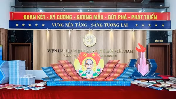 Khu trưng bày những thành tựu tiêu biểu, bản sắc học thuật và các giá trị đặc thù của Viện Triết học, Viện Nhà nước và Pháp luật