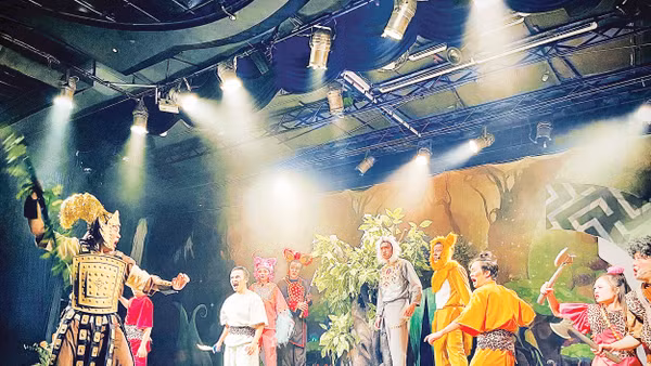 Vở kịch thiếu nhi “Náo động rừng cổ tích” của Nhà hát kịch Sân khấu nhỏ nhận phản hồi tích cực từ khán giả. 