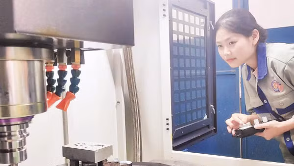 Không vào được trường THPT công lập, nhiều gia đình ở Huế giờ đây đã vận động con em học nghề, chọn hướng đi phù hợp.