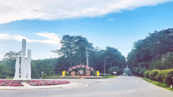 Khu du lịch sinh thái Măng Đen vắng khách sau những ngày lễ, Tết.